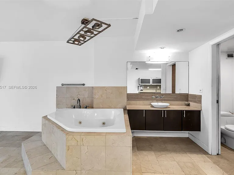 2301 Collins Ave #621 — Photo 10