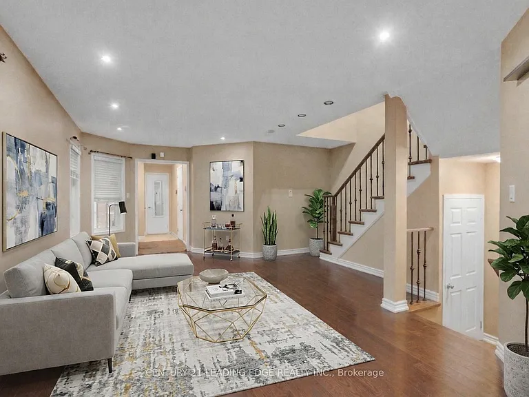 7166 Sandhurst Dr — Photo 7