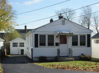 11 Creeland Ave, Milford, CT 06460