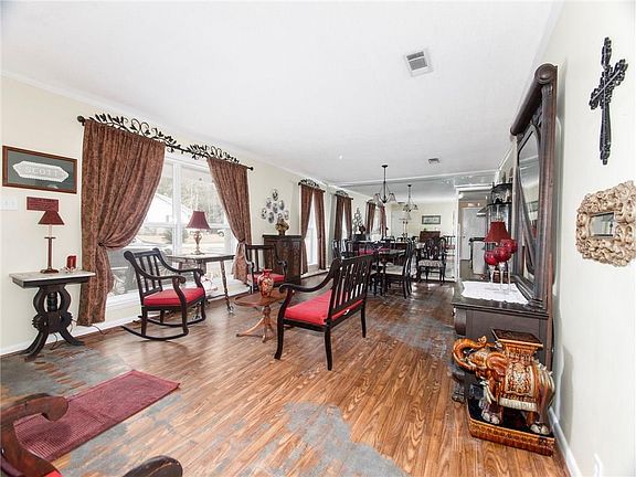 3rd image of 4101 Lake Cir N