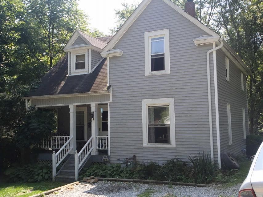 1st image of 255 Mills St