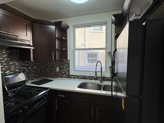 2nd image of 1315 Cornaga Ave APT 1