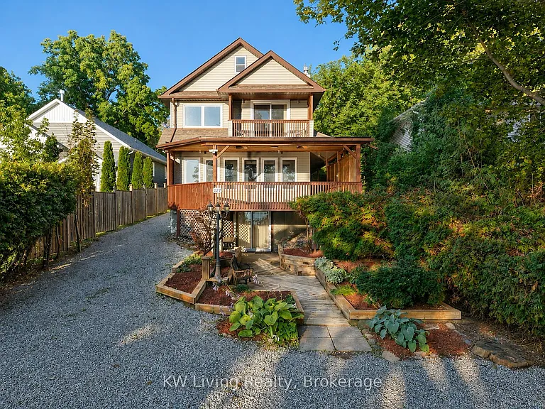 127 Lake Dr N — Photo 1