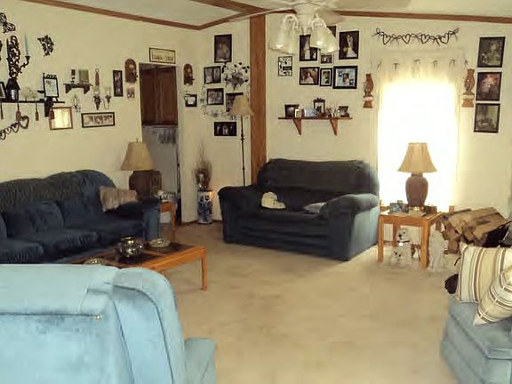 4th image of 639 Lucas Ln