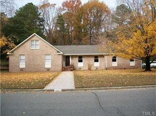 1002 Chestnut Dr, Smithfield, NC 27577