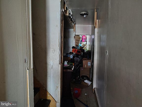 2nd image of 2965 Ella St