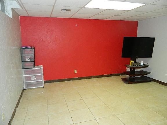 4th image of 814 E 11th Ave