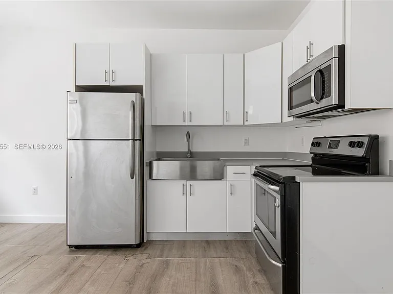 402 NW 12th Ave #111 — Photo 1