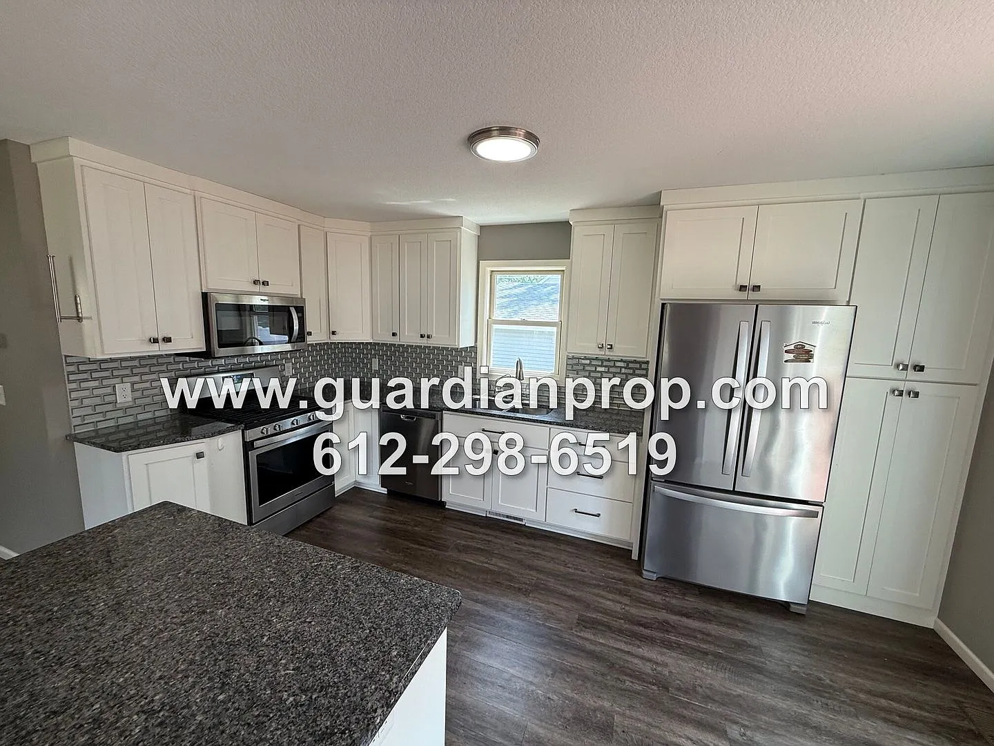 Blaine House on Large Corner Lot, Updated Kitchen & Baths, Family Room, Private Deck Area — Photo 4