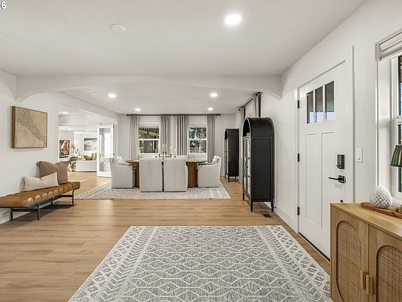 4th image of 20020 SE Chitwood Rd