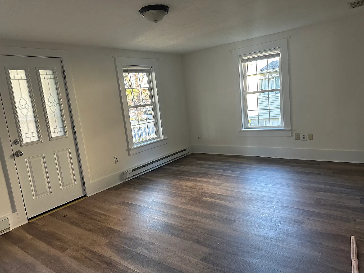 3 bed, 1200 sqft, $2,000 — Photo 2