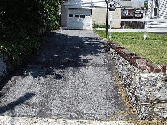 5th image of 719 Chestnut St