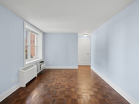 4th image of 20-31 Seagirt Blvd #1B