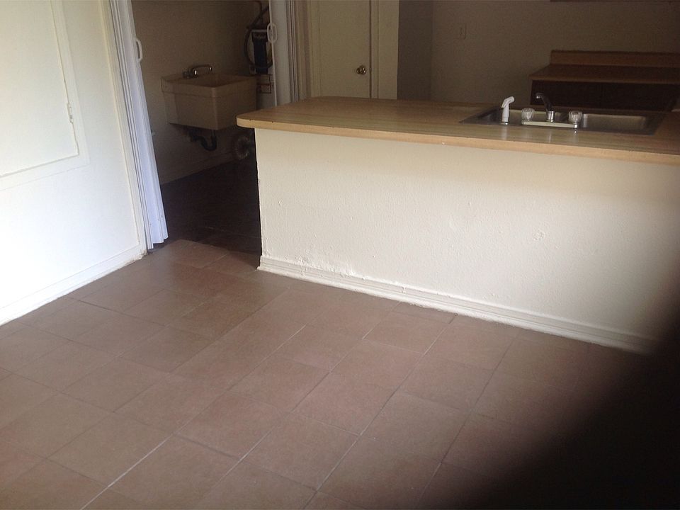 2nd image of 16 Ann Louise St
