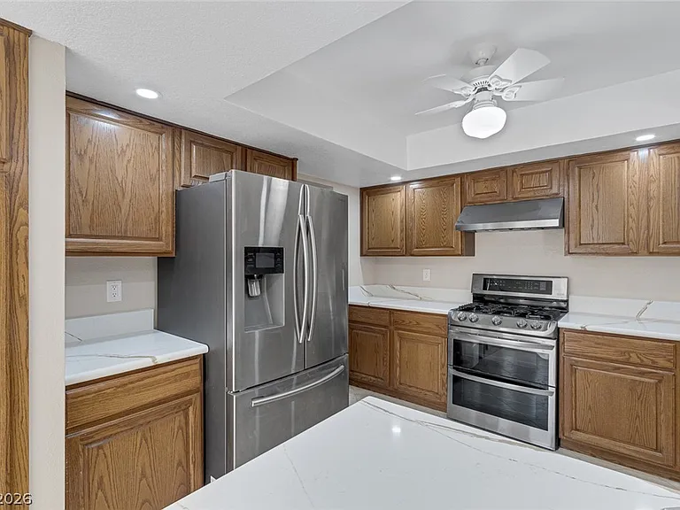 340 Bekasina Dr — Photo 16