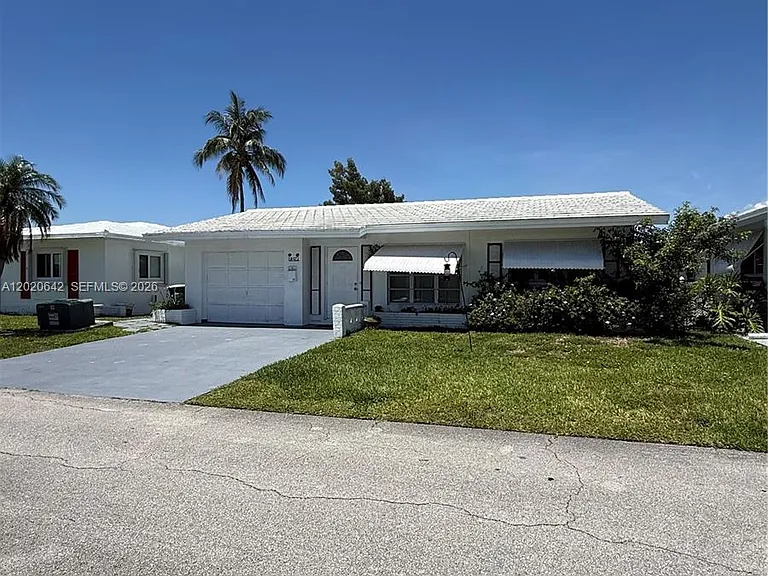 8107 NW 58th Pl — Photo 2