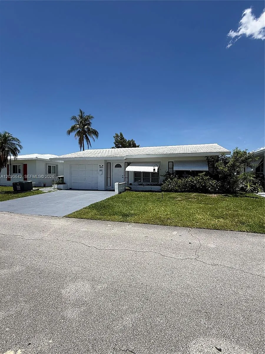 Building Photo - 8107 NW 58th Pl