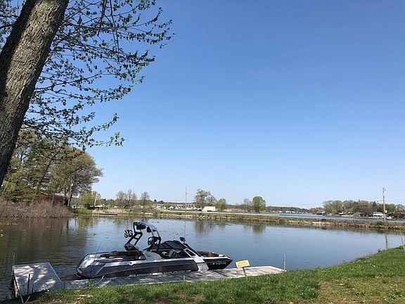 3rd image of 51 Dogwood Dr