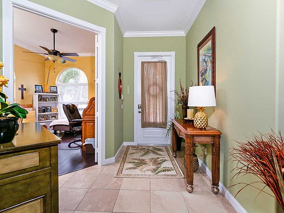 5th image of 10717 SW Stratton Dr