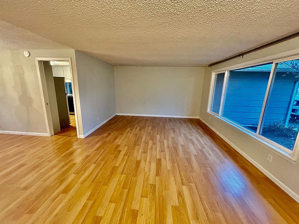 1st image of 3227 Crocker Rd