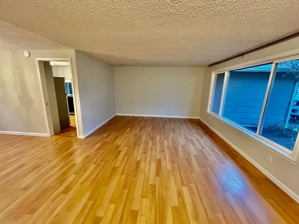 3227 Crocker Rd, Eugene, OR 97404