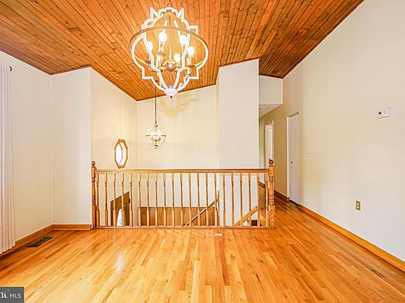 3rd image of 7882 Brighton Ct