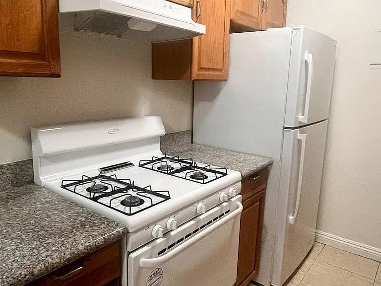 826 Harvard, LLC — Photo 9