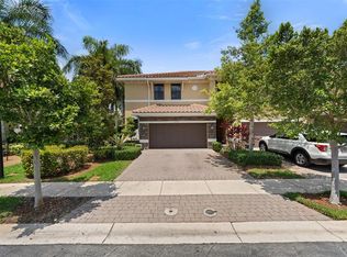 825 E Village Cir, Davie, FL 33325