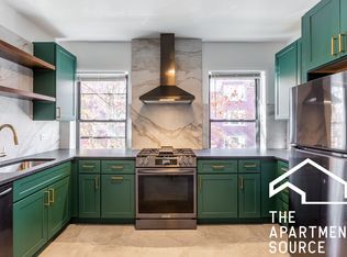 2700 N Troy St #2F, Chicago, IL 60647