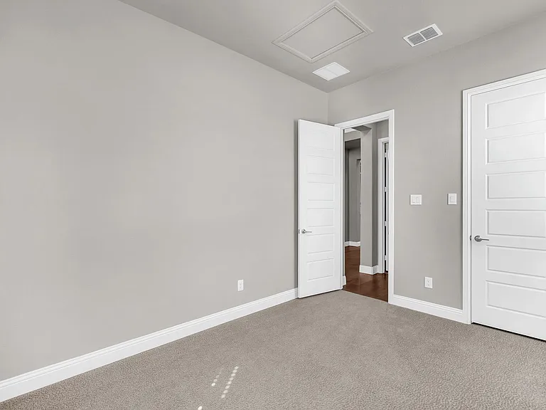 11706 Mikaela Dr — Photo 9