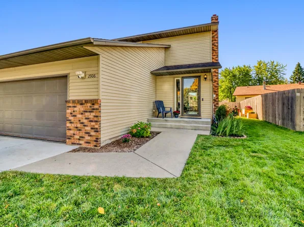 2306 26 1/2 Ct S, Fargo, ND 58103