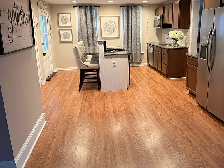 102 N Main St — Photo 3