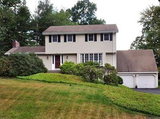 7 Arnold Dr, Bloomfield, CT 06002