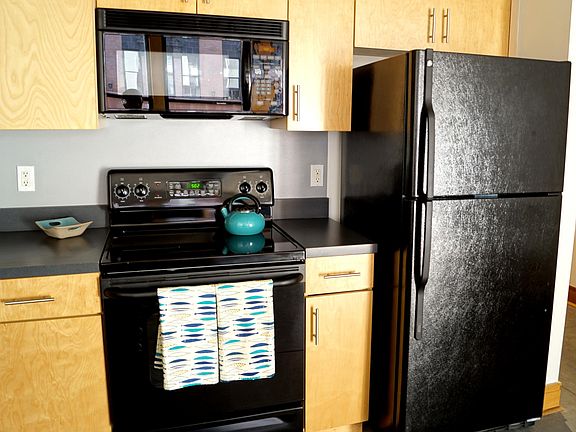 3rd image of 1612 Lucas Ave Unit 407