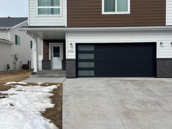 1768 Tobi Ln, Grand Forks, ND 58201