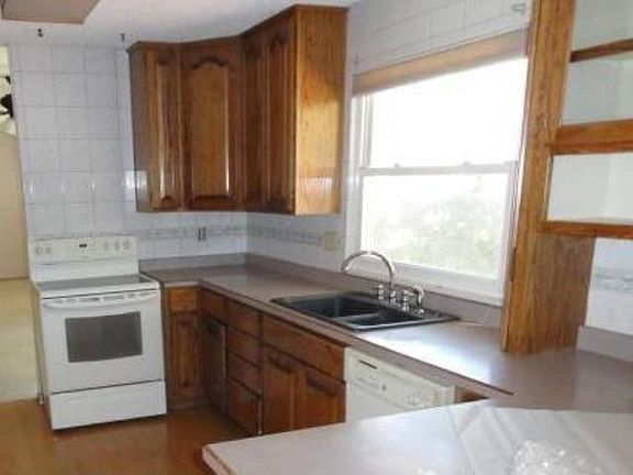 2nd image of 5020 Artistic Cir