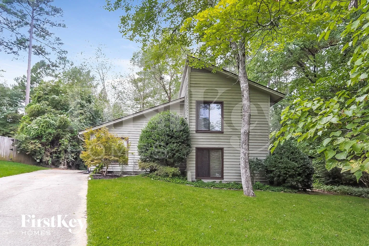 3 bed, 2.0 bath, 1512 sqft, $2,165 — Photo 2