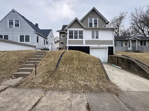 2748 11th Ave #C, Moline, IL 61265