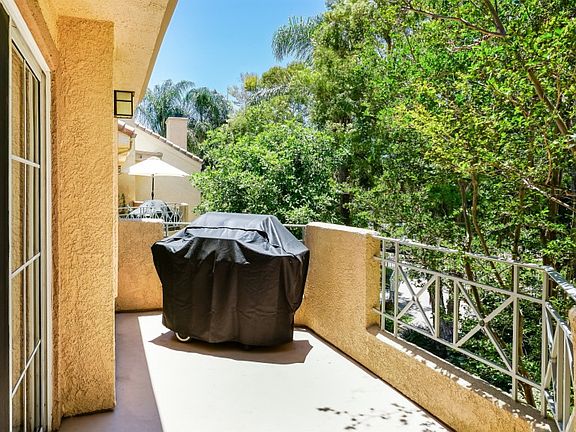 4th image of 23839 Del Monte Dr Unit 82