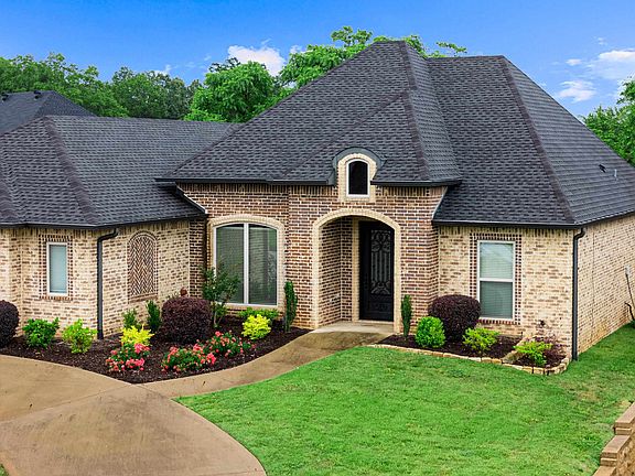 4th image of 1704 Riviera Dr