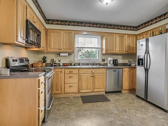 5th image of 3201 Knob St