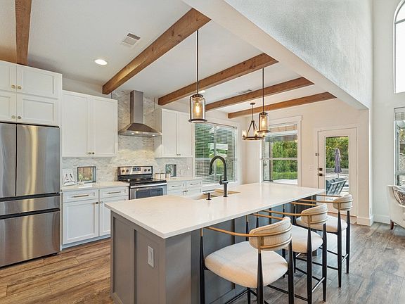 4th image of 2304 Trinity Ln