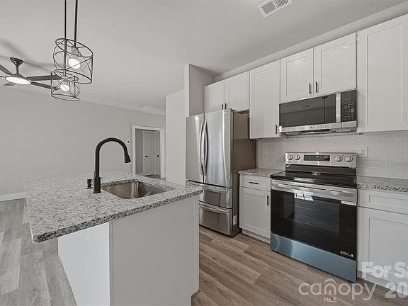 5th image of 1225 39th Street Cir SW