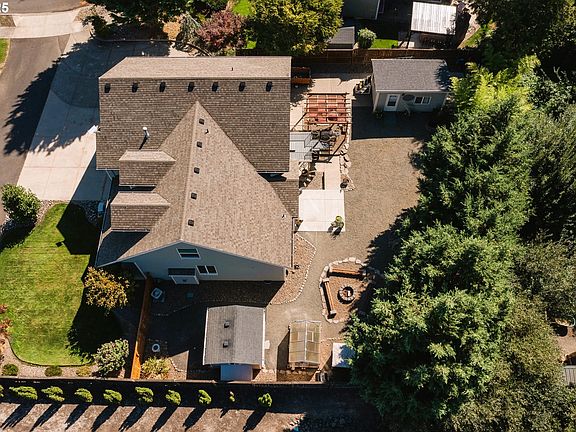 5th image of 2036 NW Woodland Dr