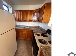 10 Mooney Pl, Yonkers, NY 10701