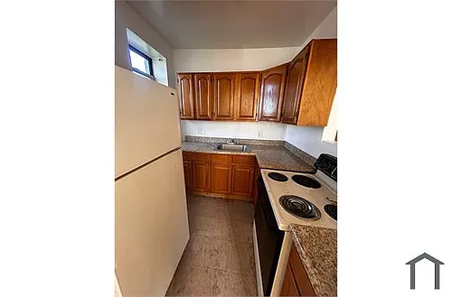 10 Mooney Pl Photo 1