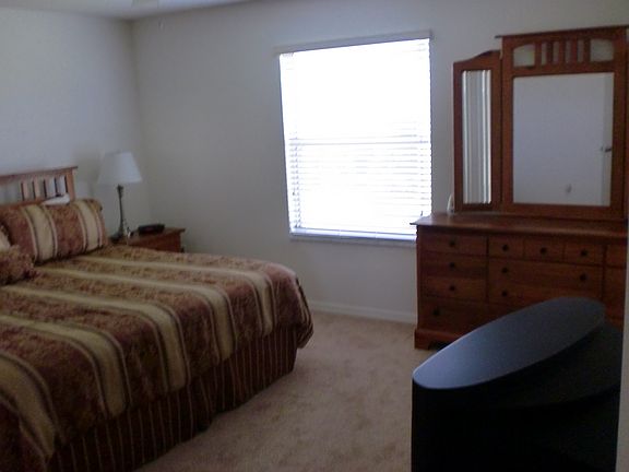 3rd image of 446 Gaskin Ln