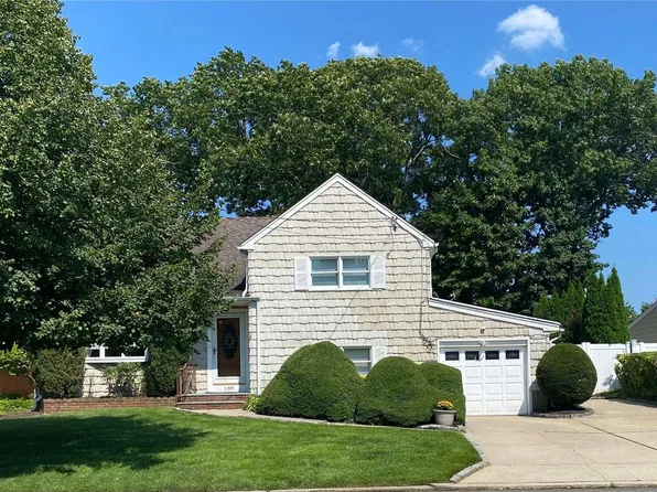 189 Siegel Boulevard, Babylon, NY 11702