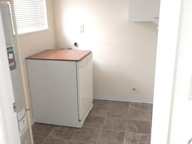 110 SW 137th Ave #2 — Photo 8