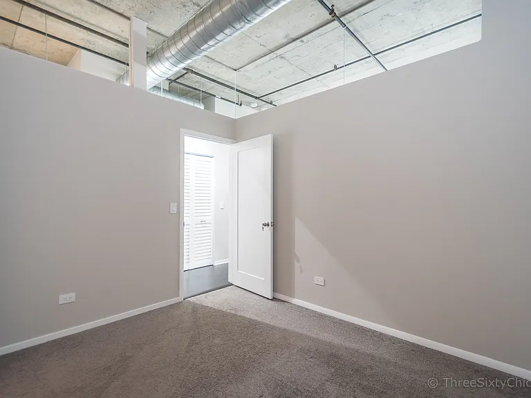 1000 W Adams St — Photo 17